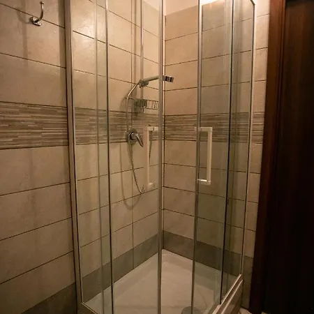 Oda ve Kahvaltı Trepo 4*